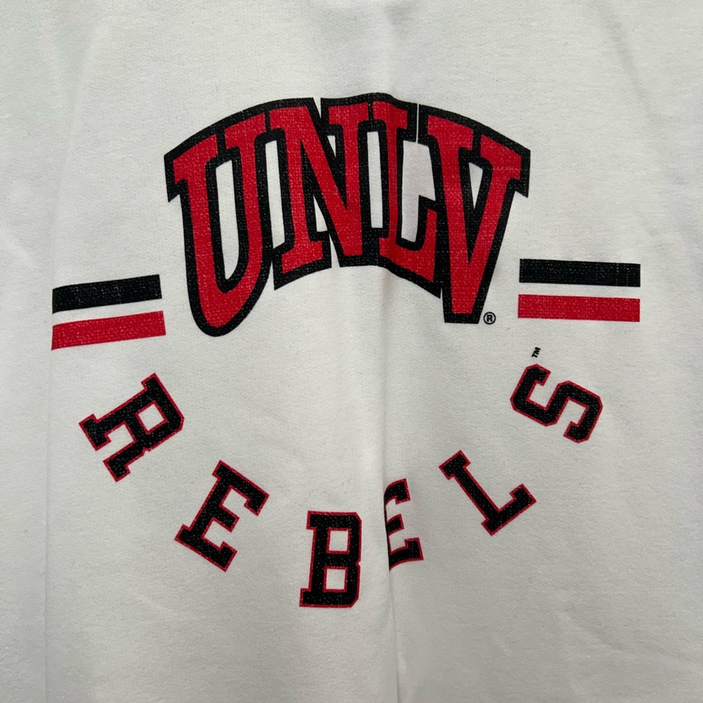 UNLV Rebels Sweatshirt M NWT 🔥🔥🔥